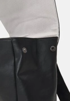 Pier One UNISEX - Tagesrucksack - Black -Pier One 2f29d0221af64beebfa3b221048e3ee7