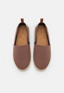 Pier One UNISEX - Espadrille - Brown -Pier One 31da881e18bf49df90b20d8e283884c8