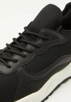 Pier One UNISEX - Sneaker Low - Black/white 13 Pier One UNISEX - Sneaker Low - Black/white -Pier One 383be7e17d7b4e6fb1f7aa6c378ae4ea