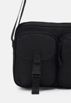 Pier One UNISEX - Umhängetasche - Black 11 Pier One UNISEX - Umhängetasche - Black -Pier One 49d574d167eb41998affecef55df4cb9