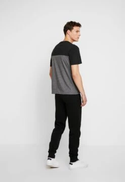 Pier One Jogginghose - Black 10 Pier One Jogginghose - Black -Pier One 790027f335a74c3ca06821e0ca6ff99b