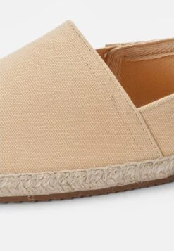 Pier One RENA ESPADRILLE UNISEX - Espadrille - Beige -Pier One 7bf9f79cf7ad4df8a90b17f86d74fca8