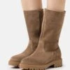 Pier One LEATHER WINTER BOOT - Stiefel - Taupe 2 Pier One LEATHER WINTER BOOT - Stiefel - Taupe -Pier One 8bef5468585a4c10acc85d415b419533