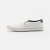 Pier One UNISEX - Sneaker Low - White 1 Pier One UNISEX - Sneaker Low - White -Pier One a2d9224fecc9489b9c21dcabb56c4919