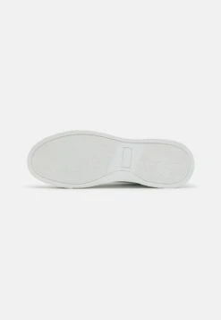Pier One UNISEX - Sneaker Low - White -Pier One a44841b7759c4f79b83cd5c4d2028754