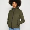 Pier One Regenjacke / Wasserabweisende Jacke - Olive 2 Pier One Regenjacke / Wasserabweisende Jacke - Olive -Pier One fe480f914e9c4189ab8273cc70688356